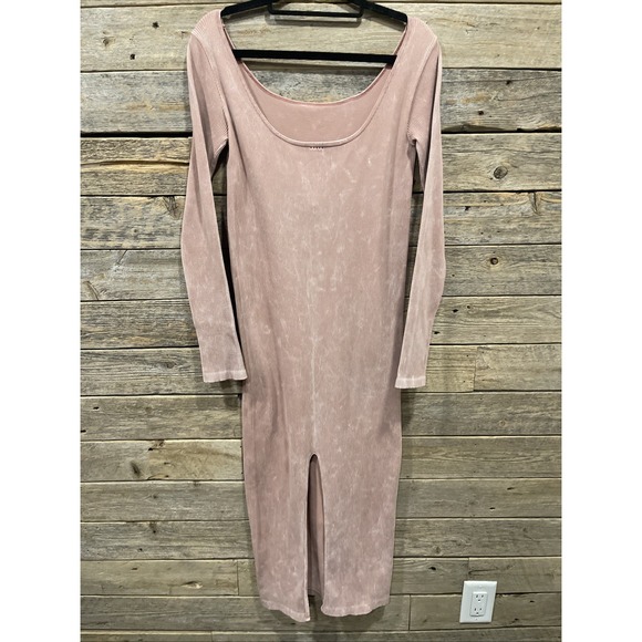 Urban Outfitters Dresses & Skirts - NWT BDG URBAN OUTFITTERS Callie Long Sleeve Bodycon Rib Knit Midi Dress Size L